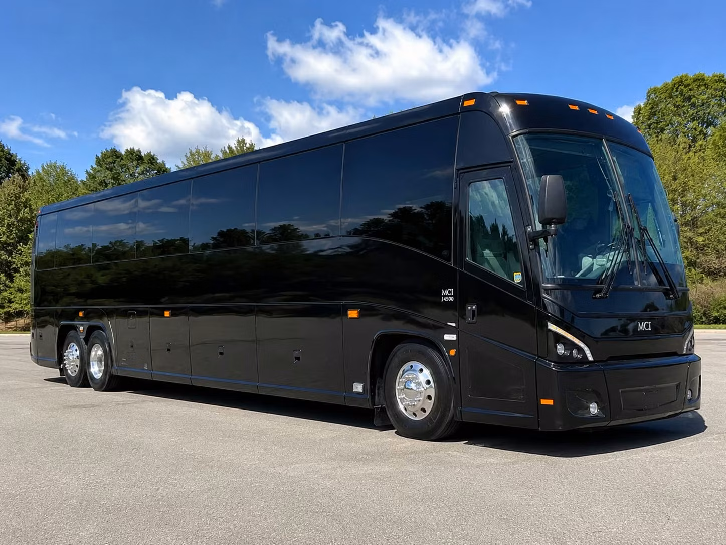 corporate bus rentals for missouri city construction and workforce transportation