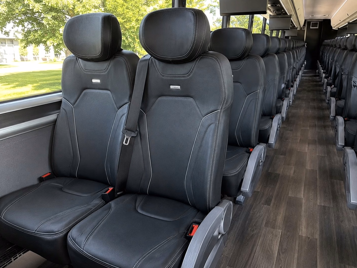 guest shuttle bus service between missouri city hotels and wedding venues
