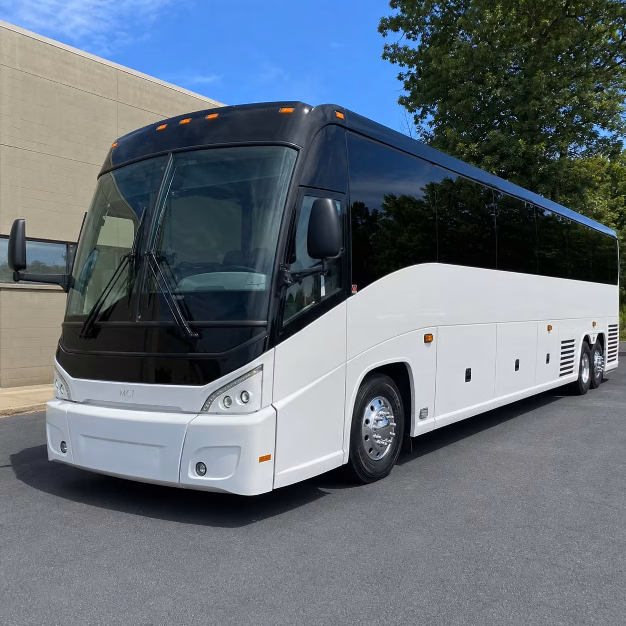 what types of buses can missouri city government and military coordinators book through coachbusmissouricity com